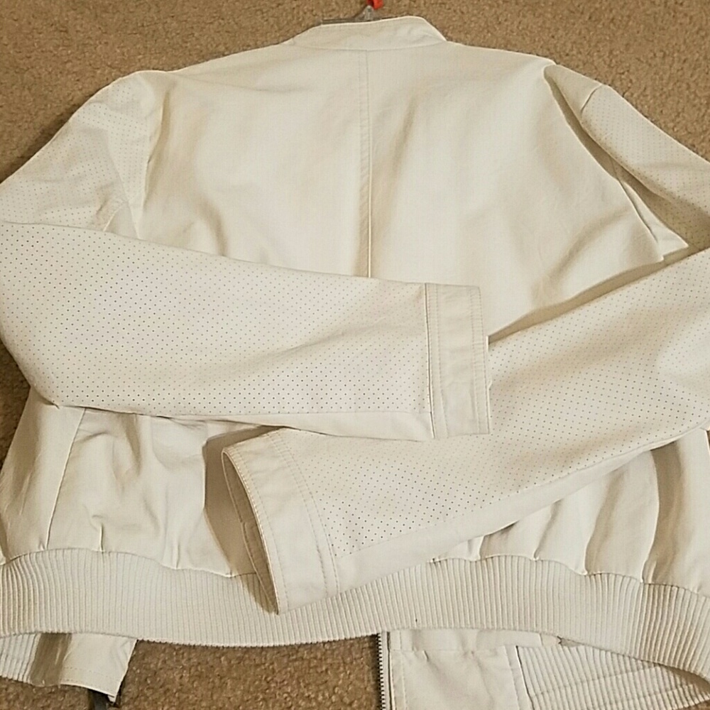 coat - Picture 3 of 3